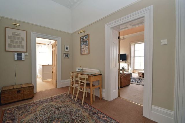  Image of 3 bedroom Flat for sale in Elton Road Clevedon BS21 at Elton Road  Clevedon, BS21 7RF