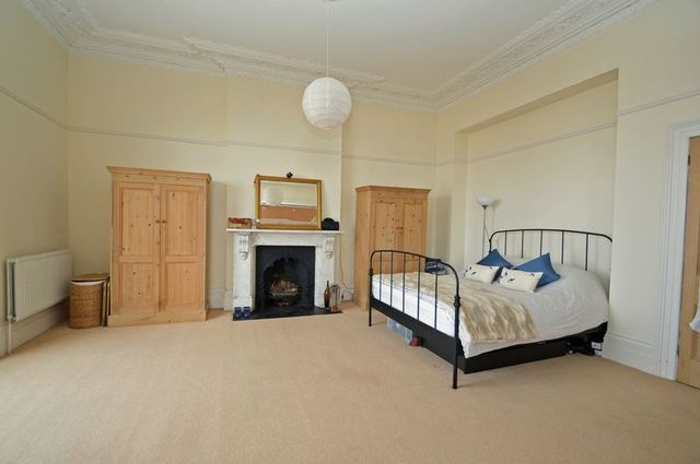  Image of 3 bedroom Flat for sale in Elton Road Clevedon BS21 at Elton Road  Clevedon, BS21 7RF