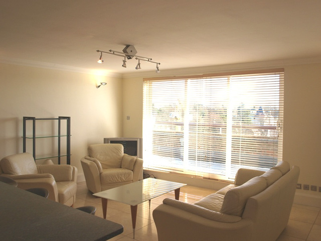  Image of 1 bedroom Property to rent in Regents Park Road London N3 at Regents Park Road  Finchley, N3 3LB