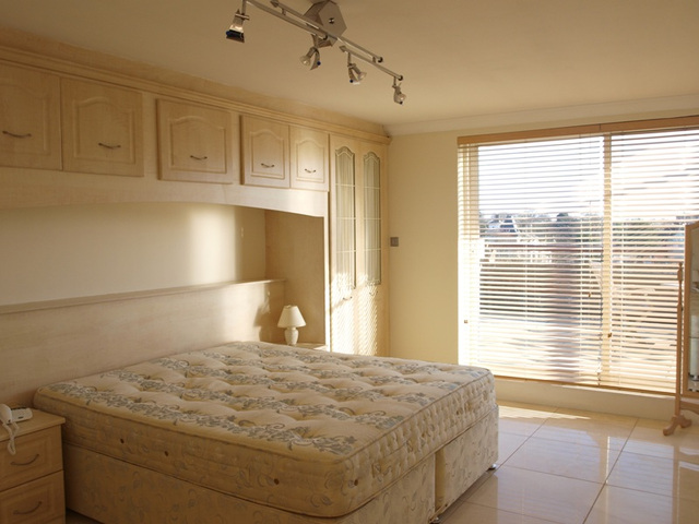  Image of 1 bedroom Property to rent in Regents Park Road London N3 at Regents Park Road  Finchley, N3 3LB