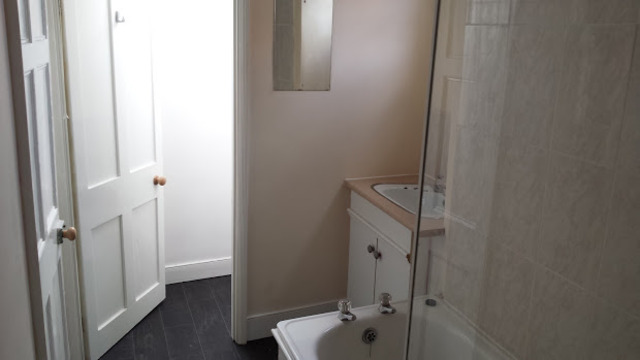  Image of 1 bedroom Apartment to rent in Holloway Street Exeter EX2 at Exeter  Devon, EX2 4JD