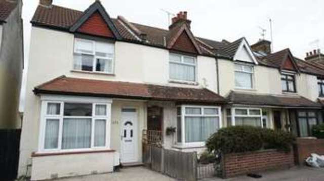  Image of 2 bedroom Terraced house for sale in Fairfax Drive Westcliff-on-Sea SS0 at Fairfax Drive  Westcliff-On-Sea, SS0 9LY