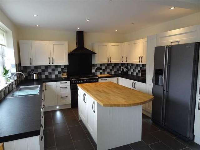  Image of 3 bedroom Detached house for sale in Fearnville Grove Royston Barnsley S71 at Royston Barnsley Royston, S71 4NP