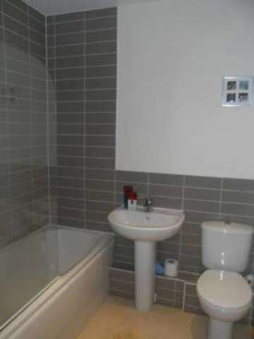  Image of 2 bedroom Apartment to rent in High Road Chadwell Heath Romford RM6 at Chadwell Heath High Road  London, RM6 6DJ