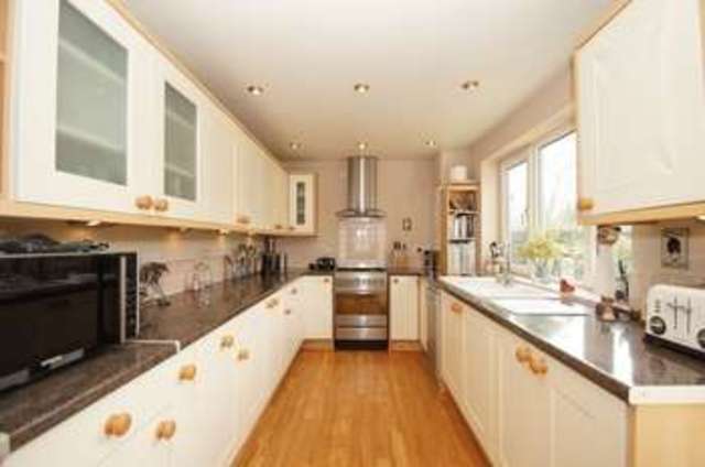  Image of 5 bedroom Cottage for sale in Feckenham Road Hunt End Redditch B97 at Feckenham Road Hunt End Redditch, B97 5QP