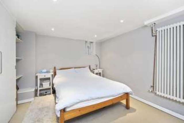  Image of 3 bedroom Flat for sale in Fernlea Road London SW12 at Fernlea Road  Balham, SW12 9RT