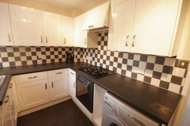 Image of 1 bedroom Detached house to rent in Field End Farnham GU9 at Field End  Farnham, GU9 9HZ
