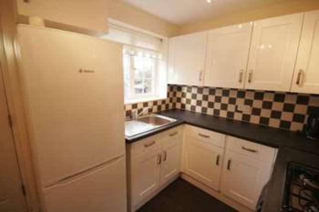  Image of 1 bedroom Detached house to rent in Field End Farnham GU9 at Field End  Farnham, GU9 9HZ