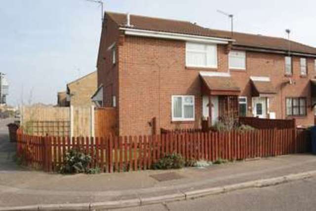  Image of 1 bedroom Terraced house for sale in Fielding Avenue Tilbury RM18 at Fielding Avenue  Tilbury, RM18 8HN