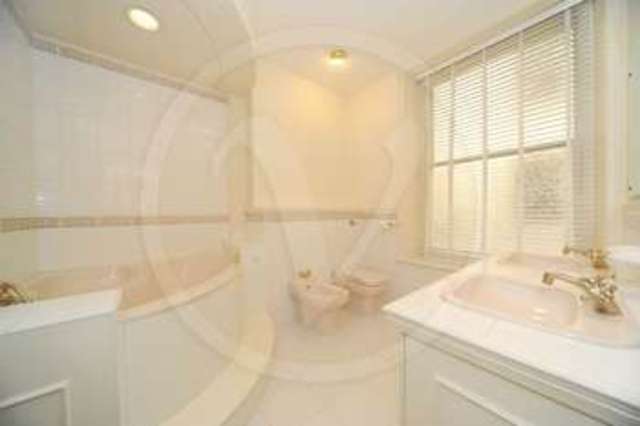  Image of 4 bedroom Flat to rent in Finchley Road London NW3 at Finchley Road Hampstead London, NW3 7AX