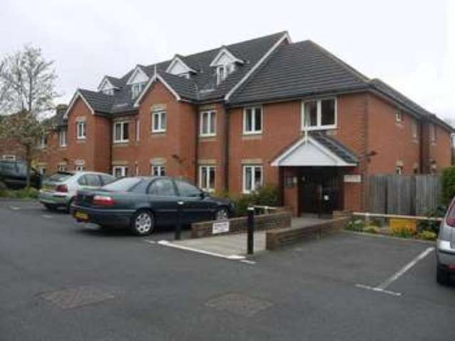  Image of 2 bedroom Retirement Property for sale in Willow Road Aylesbury HP19 at Willow Road  Aylesbury, HP19 9SY
