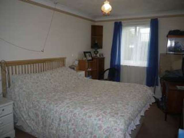  Image of 2 bedroom Retirement Property for sale in Willow Road Aylesbury HP19 at Willow Road  Aylesbury, HP19 9SY