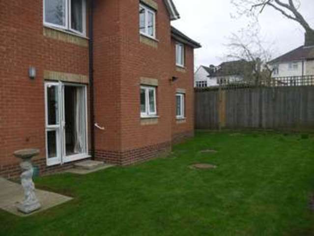  Image of 2 bedroom Retirement Property for sale in Willow Road Aylesbury HP19 at Willow Road  Aylesbury, HP19 9SY