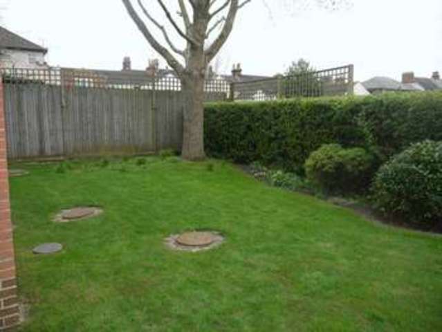  Image of 2 bedroom Retirement Property for sale in Willow Road Aylesbury HP19 at Willow Road  Aylesbury, HP19 9SY