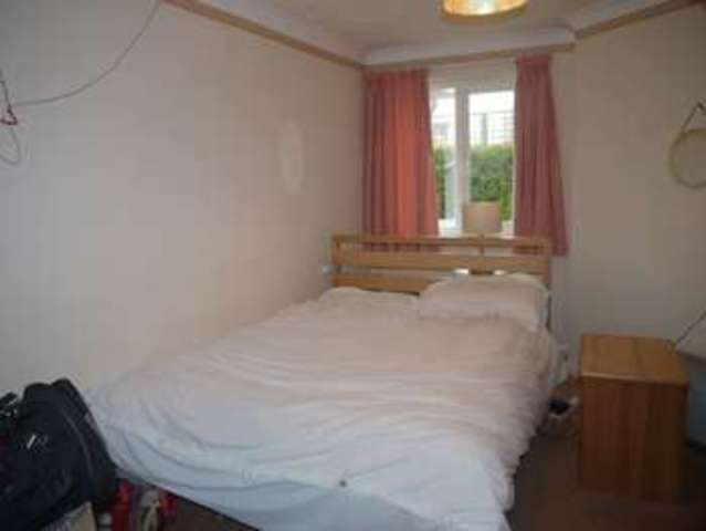  Image of 2 bedroom Retirement Property for sale in Willow Road Aylesbury HP19 at Willow Road  Aylesbury, HP19 9SY