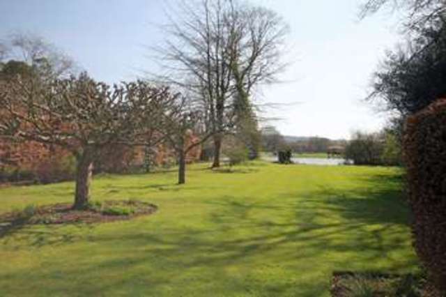  Image of 2 bedroom Flat for sale in High Street Fordingbridge SP6 at High Street  Fordingbridge, SP6 1AS