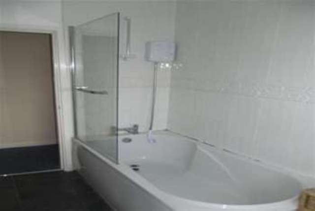  Image of 2 bedroom Property to rent in Forest Road East Nottingham NG1 at Nottingham, NG1 4HJ