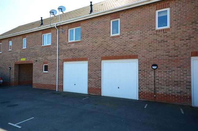  Image of 4 bedroom Terraced house for sale in Fourteen Acre Avenue Felpham Bognor Regis PO22 at Felpham West Sussex Bognor Regis, PO22 8GH