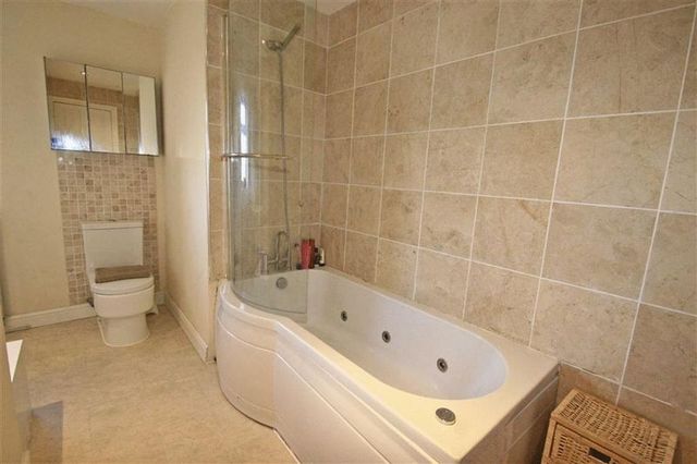  Image of 5 bedroom Property to rent in Further Field Rochdale OL11 at Furtherfield Norden Rochdale, OL11 5PJ