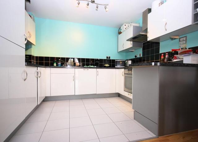  Image of 2 bedroom Apartment for sale in Sumner Road London SE15 at Peckham, SE15 6PW
