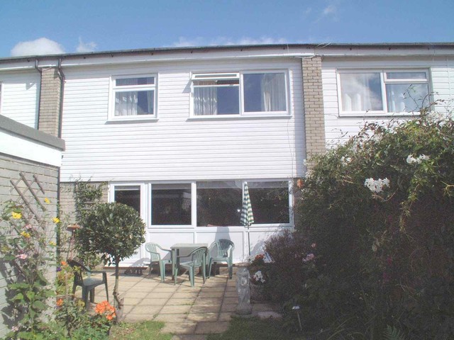  Image of 2 bedroom Detached house to rent in Garden Close St. Albans AL1 at St Albans, AL1 4TX