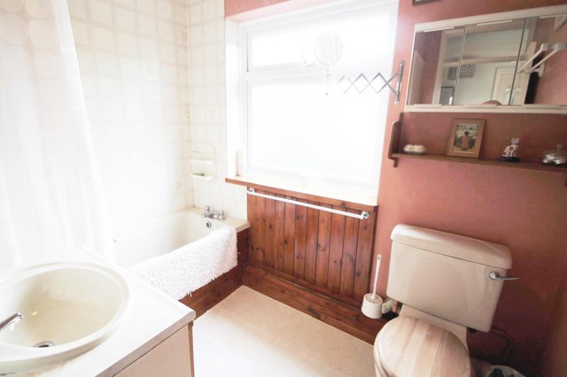 Image of 2 bedroom Detached house to rent in Garden Close St. Albans AL1 at St Albans, AL1 4TX