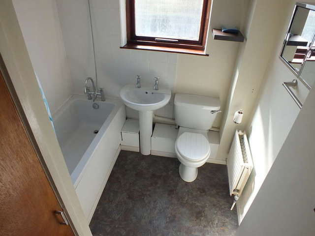  Image of 1 bedroom Flat to rent in Garnet Hill Reading RG1 at Reading Berkshire Reading, RG1 6AU