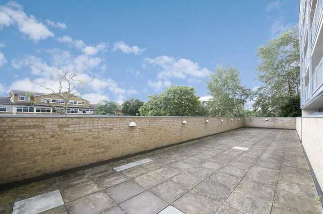  Image of 2 bedroom Flat to rent in Balham Hill London SW12 at Gateway House  2a Balham Hill, SW12 9EE
