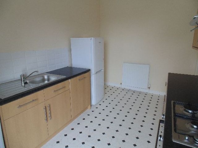  Image of 3 bedroom Flat to rent in Gauze Street Paisley PA1 at Paisley Paisley Renfrewshire, PA1 1ES
