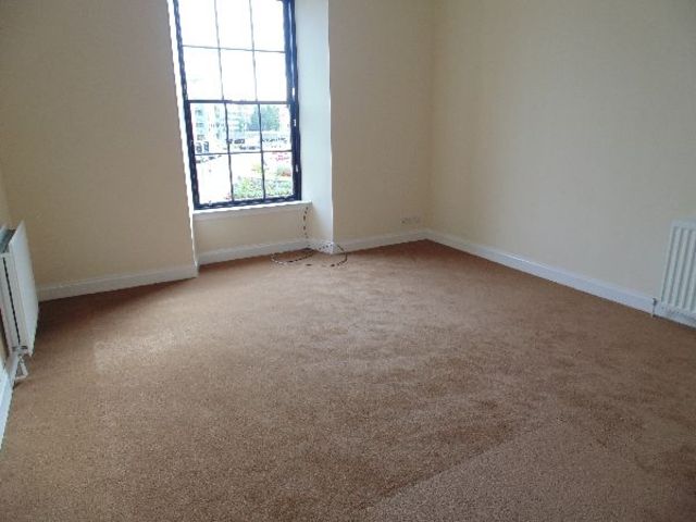  Image of 3 bedroom Flat to rent in Gauze Street Paisley PA1 at Paisley Paisley Renfrewshire, PA1 1ES