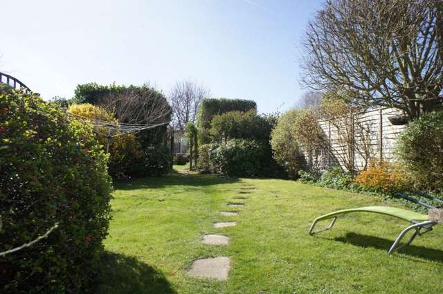  Image of 4 bedroom Semi-Detached house for sale in Geoffreyson Road Caversham Reading RG4 at Geoffreyson Road Caversham Heights Reading, RG4 7HS