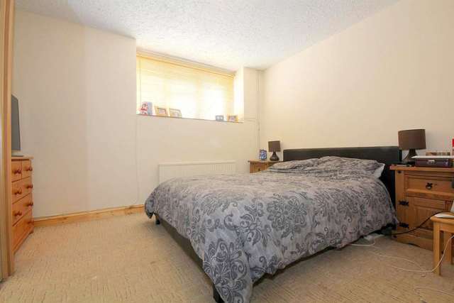  Image of 2 bedroom Maisonette for sale in Glenview Road Hemel Hempstead HP1 at Glenview Road Boxmoor Hemel Hempstead, HP1 1TB