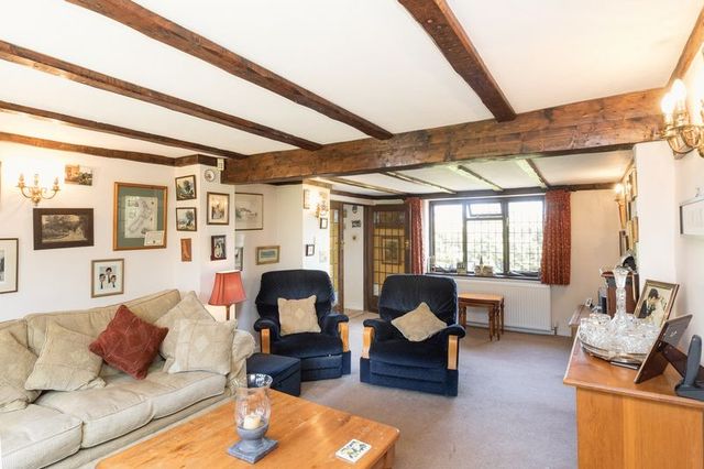  Image of 5 bedroom Detached house for sale in Burton Lane Goffs Oak Waltham Cross EN7 at Burton Lane Goffs Oak Waltham Cross, EN7 6SJ