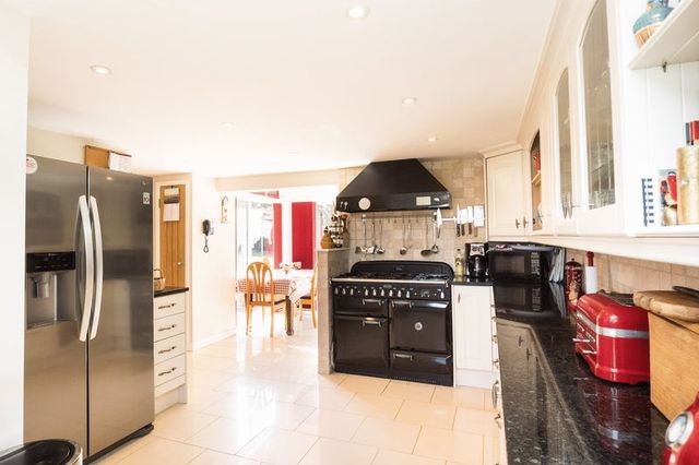  Image of 5 bedroom Detached house for sale in Burton Lane Goffs Oak Waltham Cross EN7 at Burton Lane Goffs Oak Waltham Cross, EN7 6SJ