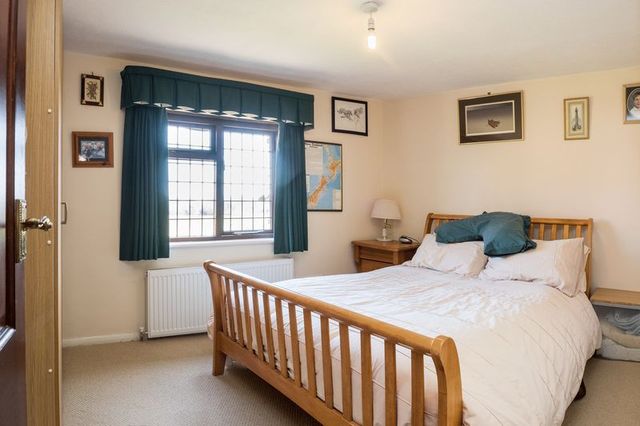  Image of 5 bedroom Detached house for sale in Burton Lane Goffs Oak Waltham Cross EN7 at Burton Lane Goffs Oak Waltham Cross, EN7 6SJ