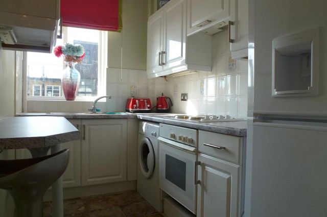  Image of 2 bedroom Detached house to rent in Grand Avenue Hove BN3 at 4 Grand Avenue  Hove, BN3 2LD