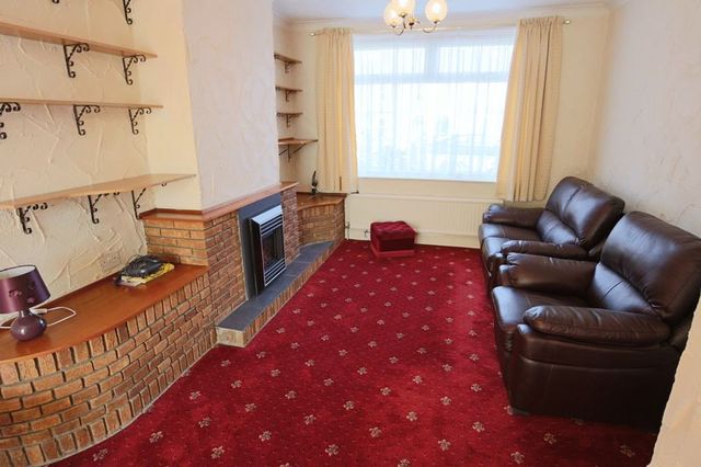  Image of 2 bedroom Bungalow for sale in Grand Avenue Lowestoft NR33 at Grand Avenue Pakefield Lowestoft, NR33 7AR