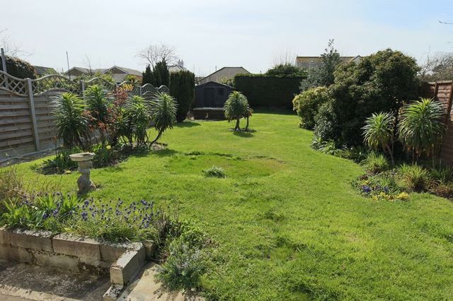  Image of 2 bedroom Bungalow for sale in Grand Avenue Lowestoft NR33 at Grand Avenue Pakefield Lowestoft, NR33 7AR