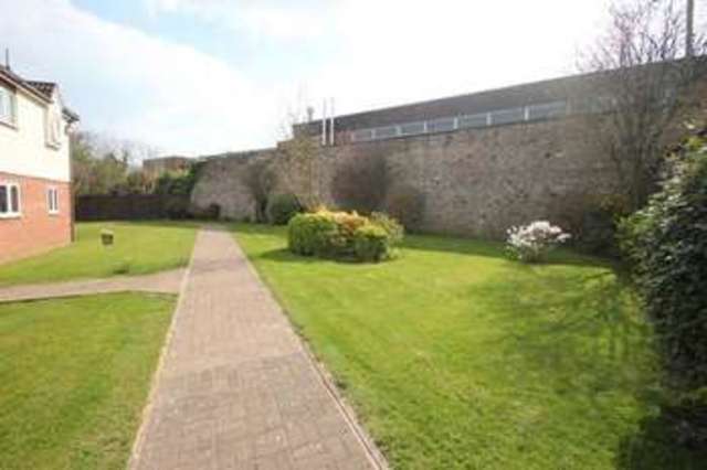  Image of 3 bedroom Ground Flat for sale in Grange Close North Westbury-on-Trym Bristol BS9 at Henleaze Bristol BS9 4AZ Bristol, BS9 4AZ