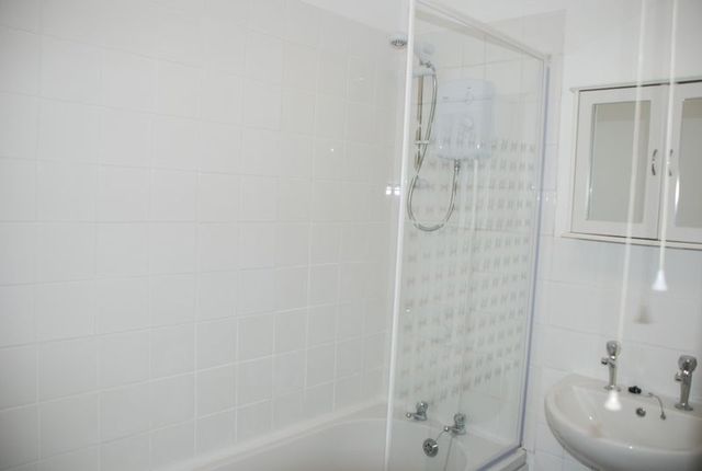  Image of 2 bedroom Flat to rent in Gravel Hill Coventry CV4 at Gravel Hill  Coventry, CV4 9JH