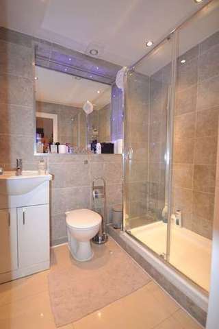 Image of 1 bedroom Flat to rent in Green Pond Close London E17 at Green Pond Close Walthamstow London, E17 6EF