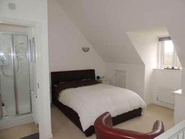  Image of 3 bedroom Detached house for sale in Grenada Crescent Bletchley Milton Keynes MK3 at Grenada Crescent Bletchley Milton Keynes, MK3 5GB
