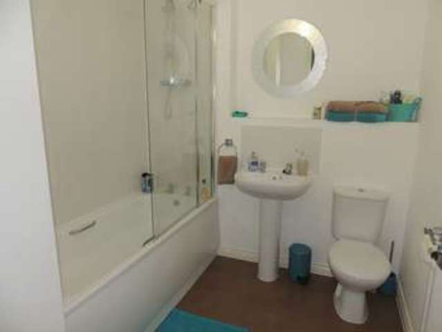  Image of 3 bedroom Detached house for sale in Grenada Crescent Bletchley Milton Keynes MK3 at Grenada Crescent Bletchley Milton Keynes, MK3 5GB