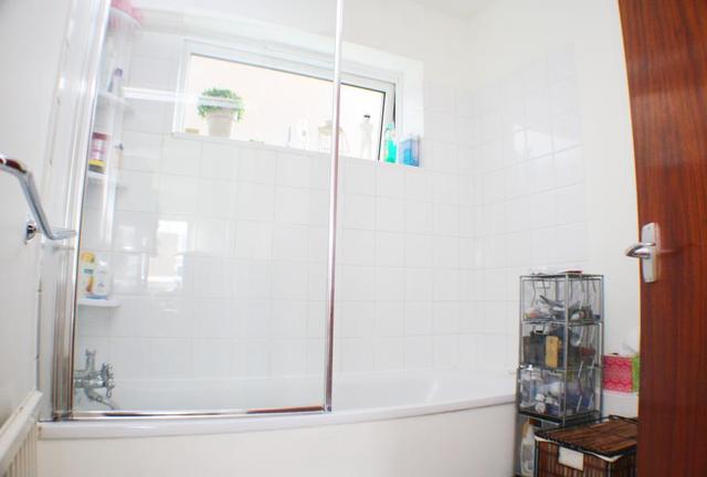  Image of 2 bedroom Apartment to rent in Greyladies Gardens Wat Tyler Road London SE10 at London, SE10 8AU