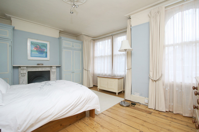  Image of 5 bedroom Terraced house for sale in Grove Hill Road London SE5 at Grove Hill Road  Camberwell, SE5 8DF