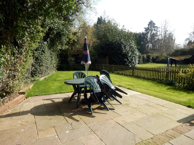  Image of 2 bedroom Flat to rent in Grove Road Basingstoke RG21 at Grove Road  Basingstoke, RG21 3AX