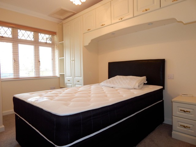  Image of 2 bedroom Flat to rent in Grove Road Basingstoke RG21 at Grove Road  Basingstoke, RG21 3AX