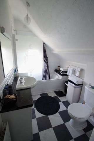  Image of 2 bedroom Flat for sale in Grove Road Burnham-on-Sea TA8 at 6 Grove Road  Burnham-On-Sea, TA8 2HF