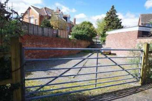  Image of 2 bedroom Flat for sale in Grove Road Burnham-on-Sea TA8 at 6 Grove Road  Burnham-On-Sea, TA8 2HF