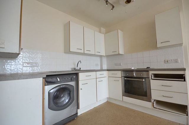  Image of 1 bedroom Flat for sale in Grovelands Road London N15 at Grovelands Road  South Tottenham, N15 6BW